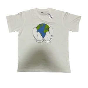 🔥SALE🔥 Uniqlo x Kaws Tee
